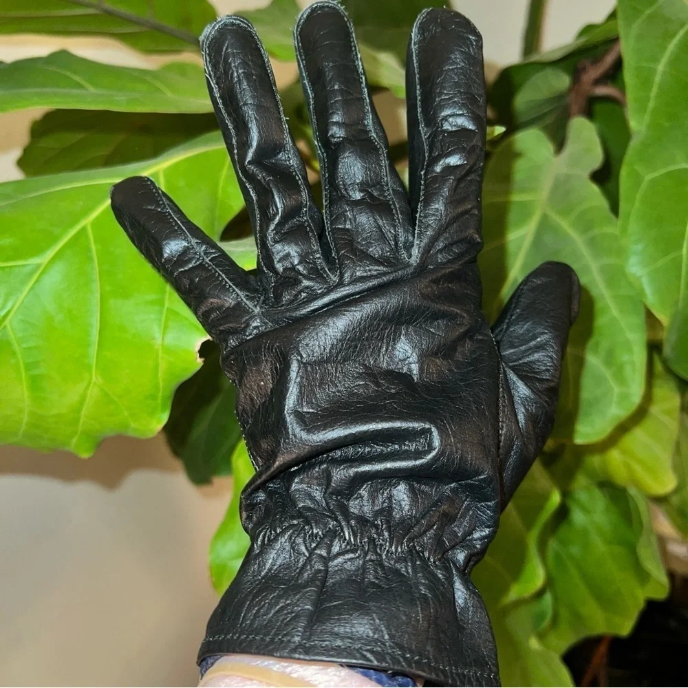 FIRST Women’s Unlined Black Leather Driving Gloves Size Medium=7.5